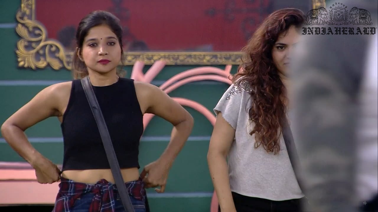 Bigg Boss Tamil Season 3 Day 45 Hot Stills Set 3