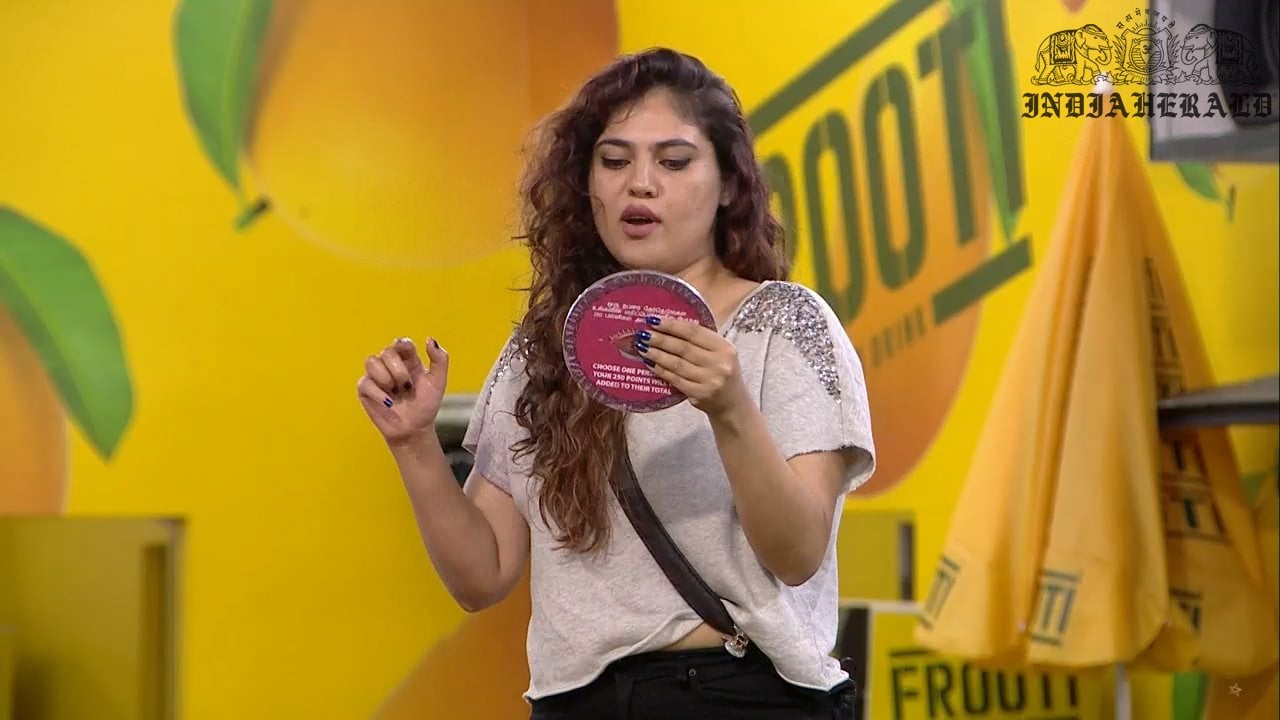 Bigg Boss Tamil Season 3 Day 45 Hot Stills Set 3