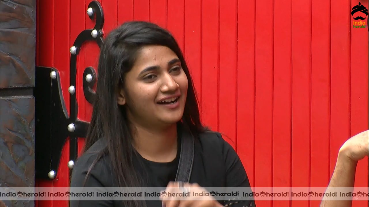 Bigg Boss Tamil Season 3 Day 61 Hot Stills Set 2