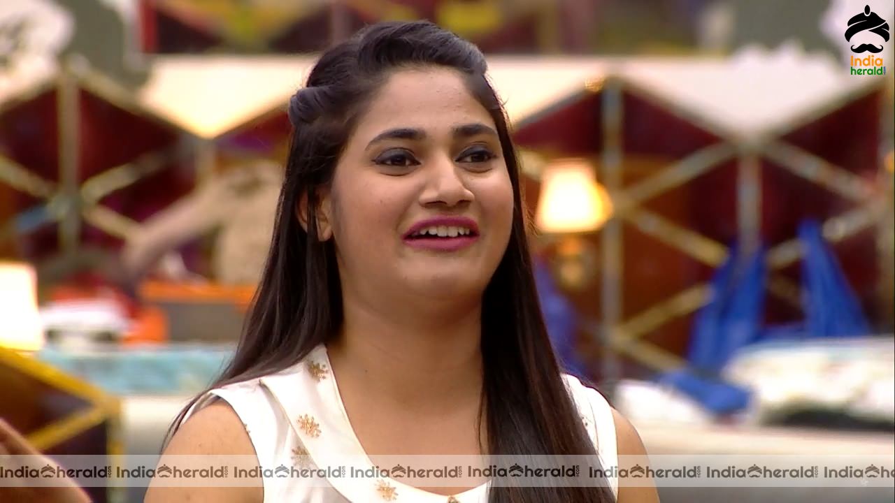 Bigg Boss Tamil Season 3 Day 70 Hot Stills Set 2