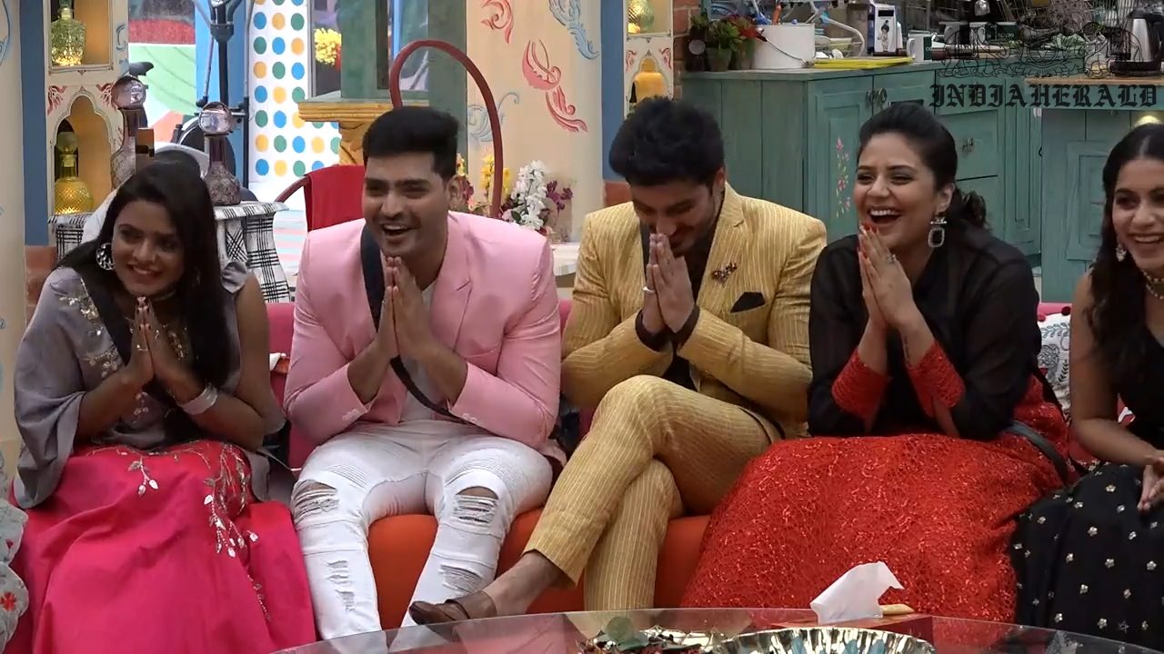 Bigg Boss Telugu Season 3 Day 13 Hot Stills Set 2