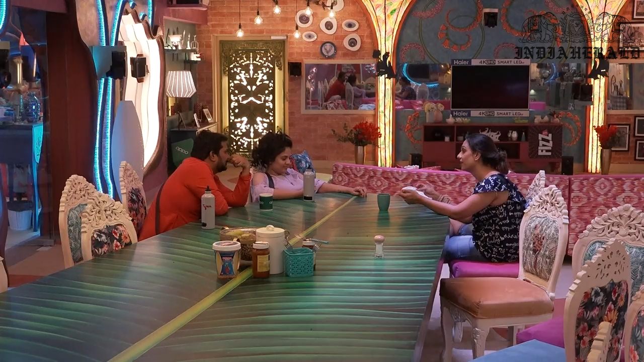 Bigg Boss Telugu Season 3 Day 13 Hot Stills Set 2