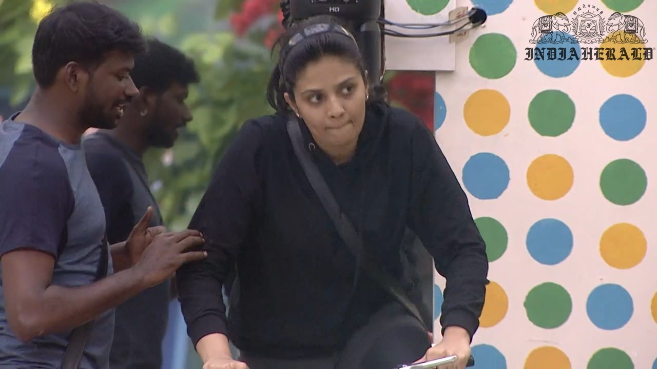 Bigg Boss Telugu Season 3 Day 9 Hot Stills Set 2