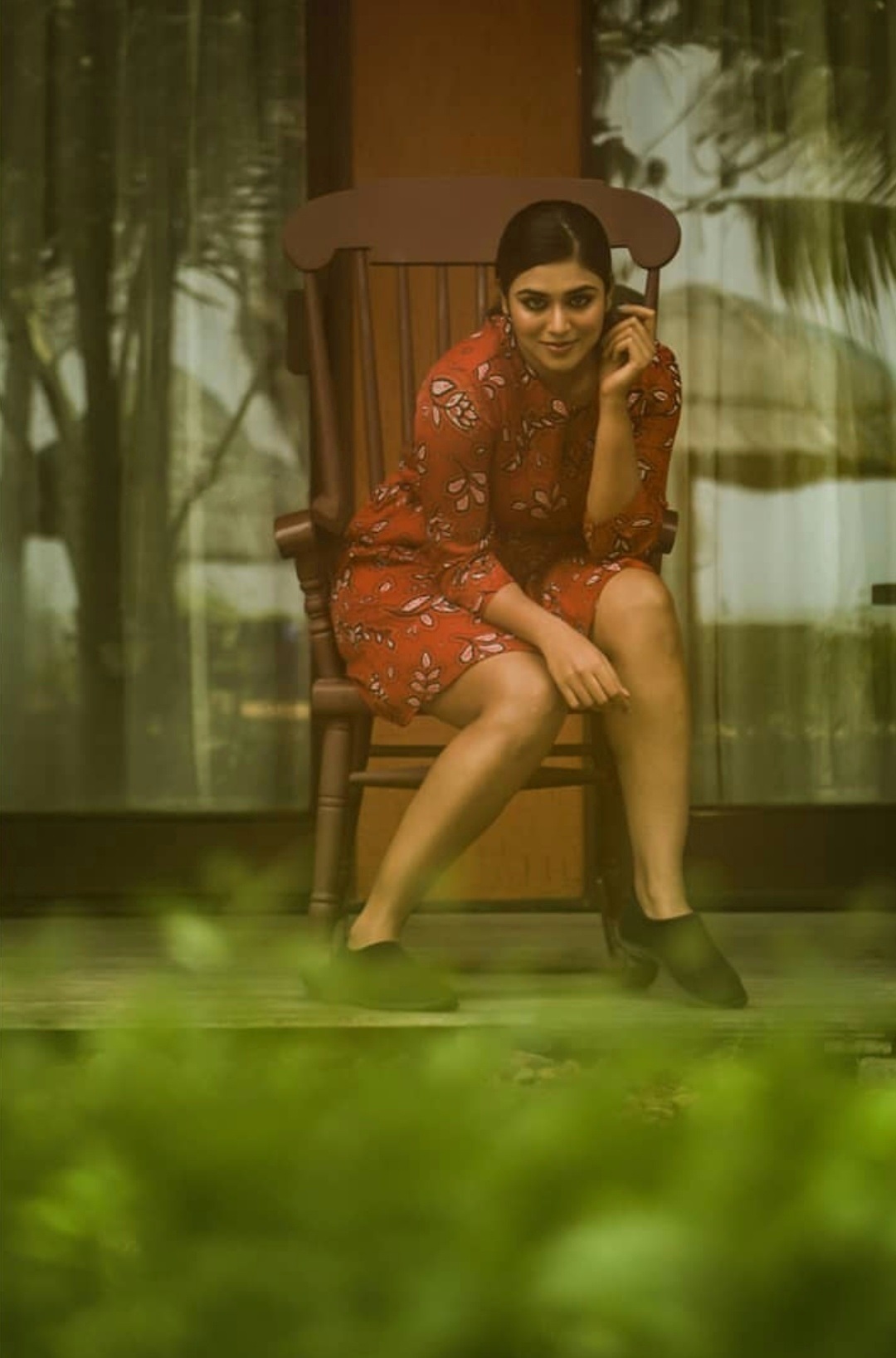 Bigil Girl Indhuja Hot Thighs Revealing Photos