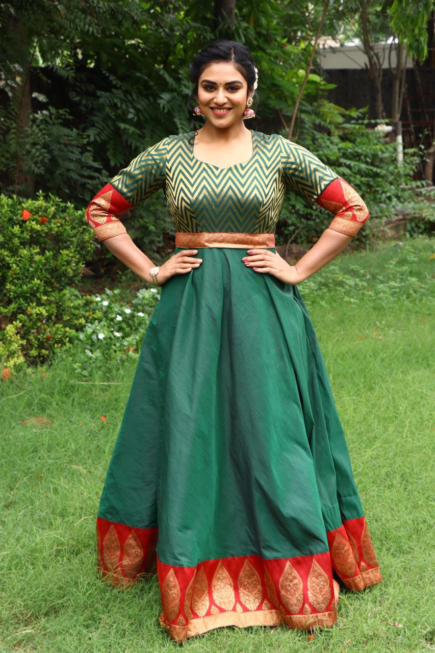 Bigil Girl Indhuja Looking Hot In Green Traditional Dress