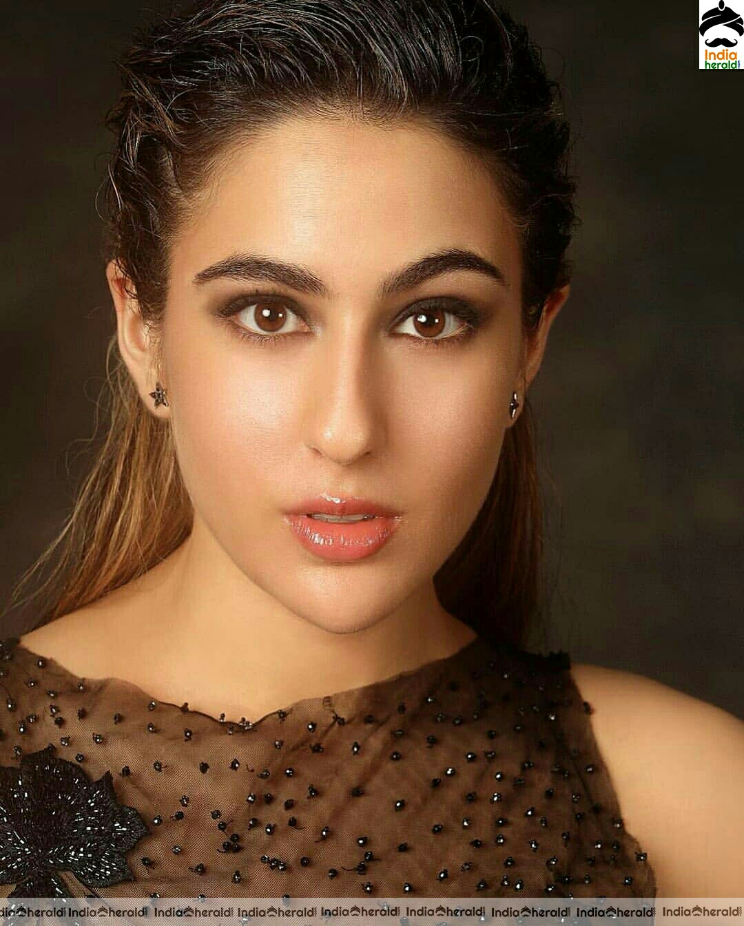 Black Magic Sara Ali Khan Hot In Black