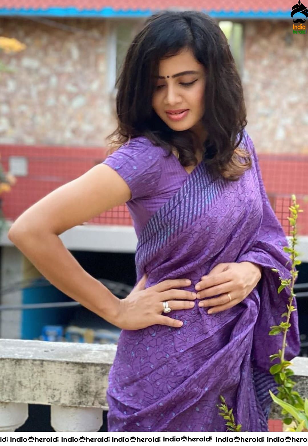 Brahmin Beauty Anjana Rangan Latest Photoshoot in her Terrace