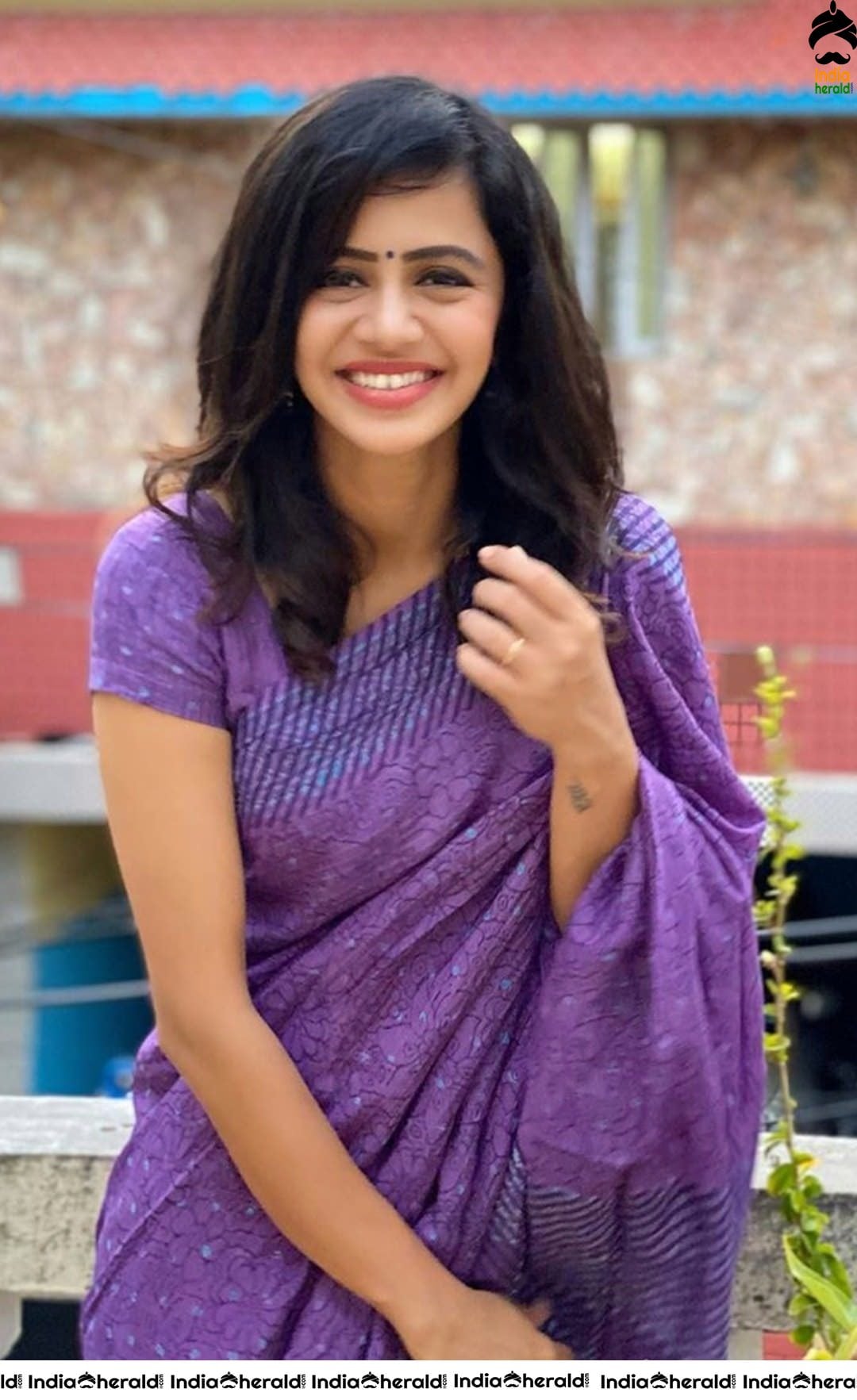 Brahmin Beauty Anjana Rangan Latest Photoshoot in her Terrace