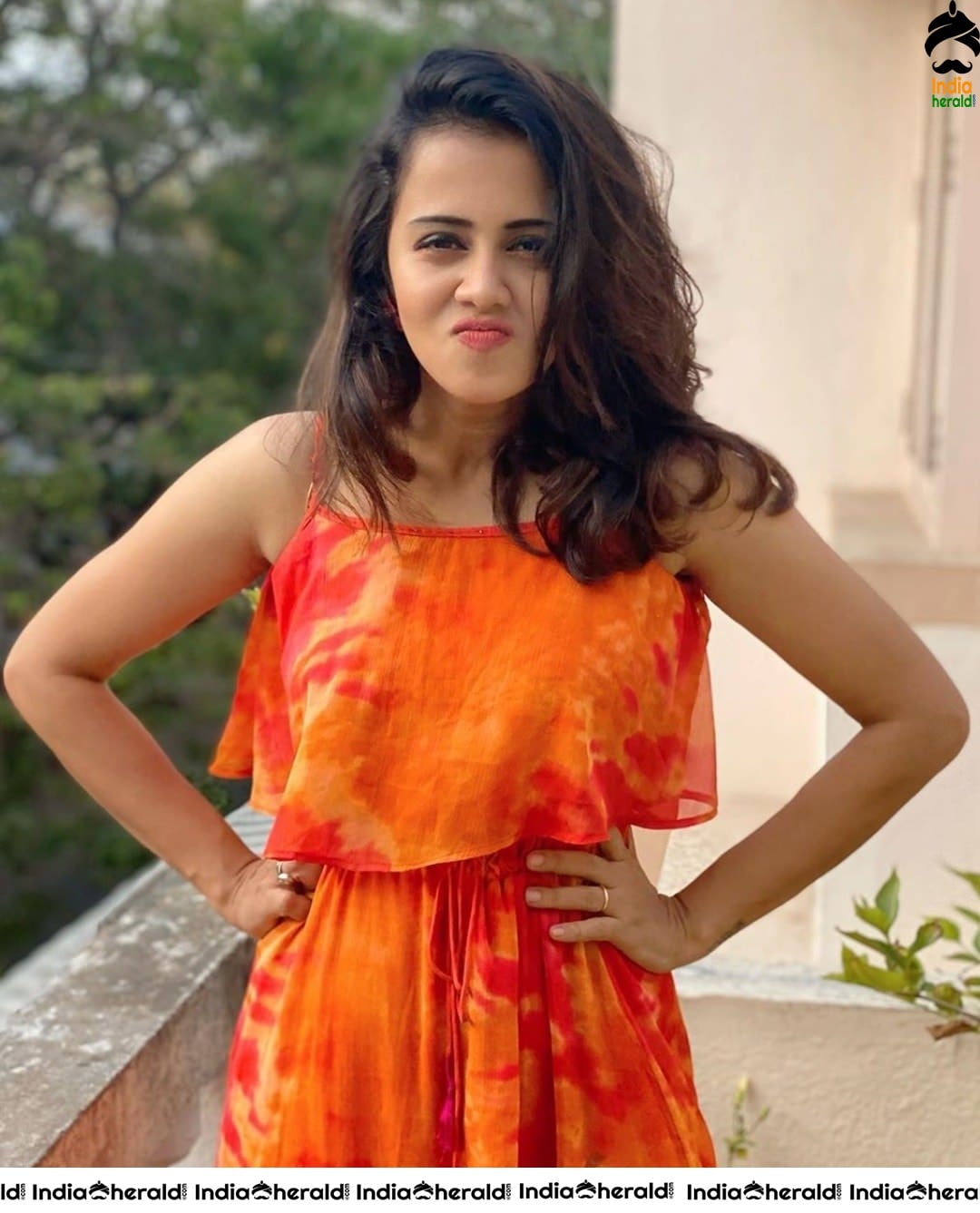 Brahmin Beauty Anjana Rangan Latest Photoshoot in her Terrace