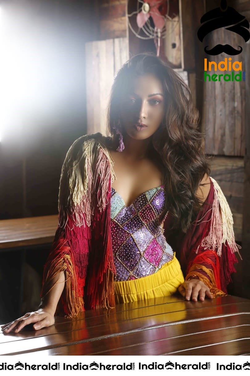 Catherine Tresa Captivating and Sexy Photoshoot
