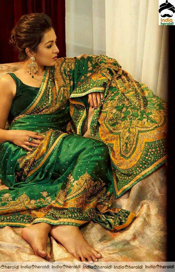 Catherine Tresa Latest Hot Green Saree Stills