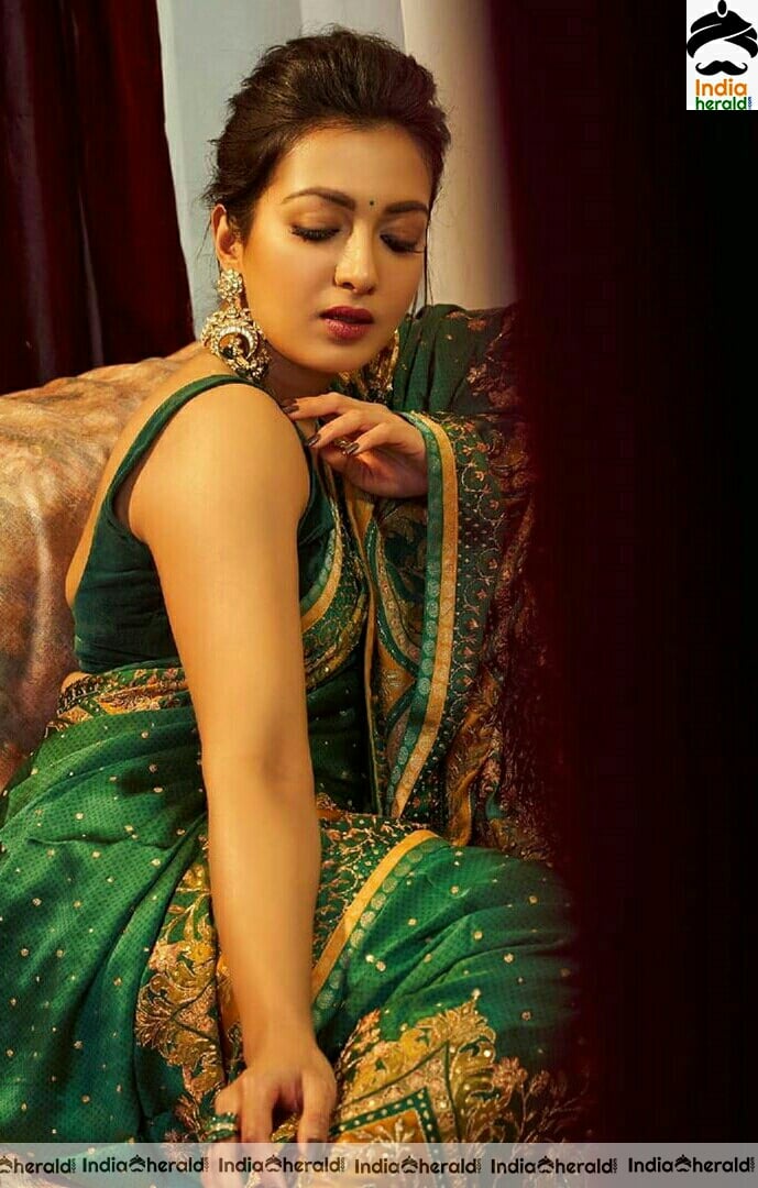 Catherine Tresa Latest Hot Green Saree Stills