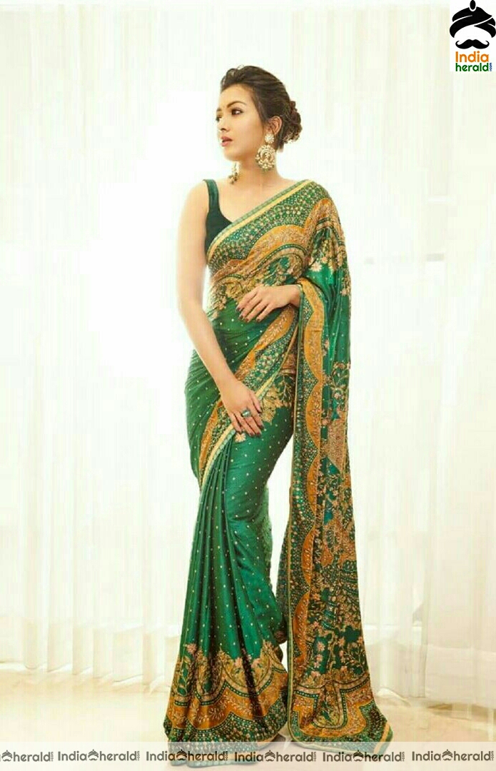 Catherine Tresa Latest Hot Green Saree Stills