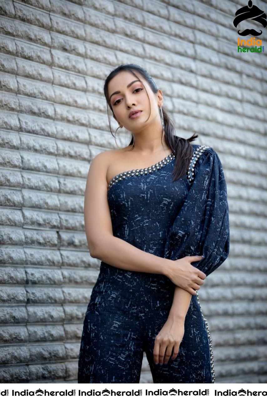 Catherine Tresa Looking Like a Perfect Babe in this Denim Blue Costume