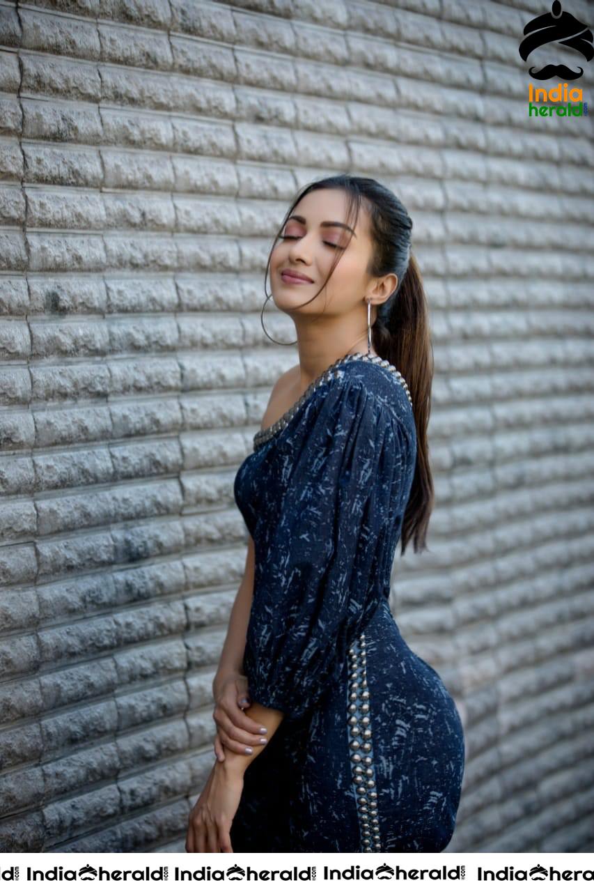 Catherine Tresa Looking Like a Perfect Babe in this Denim Blue Costume