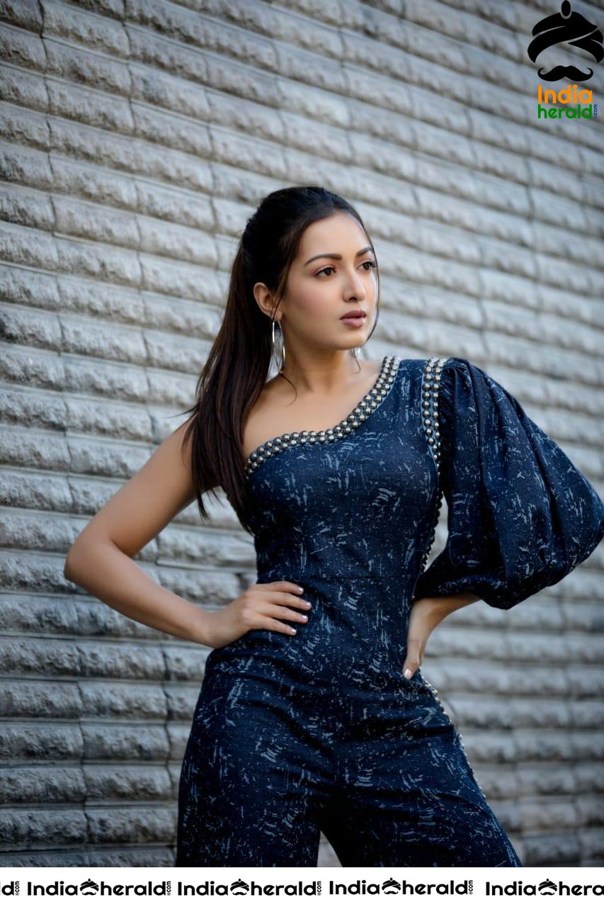 Catherine Tresa Looking Like a Perfect Babe in this Denim Blue Costume