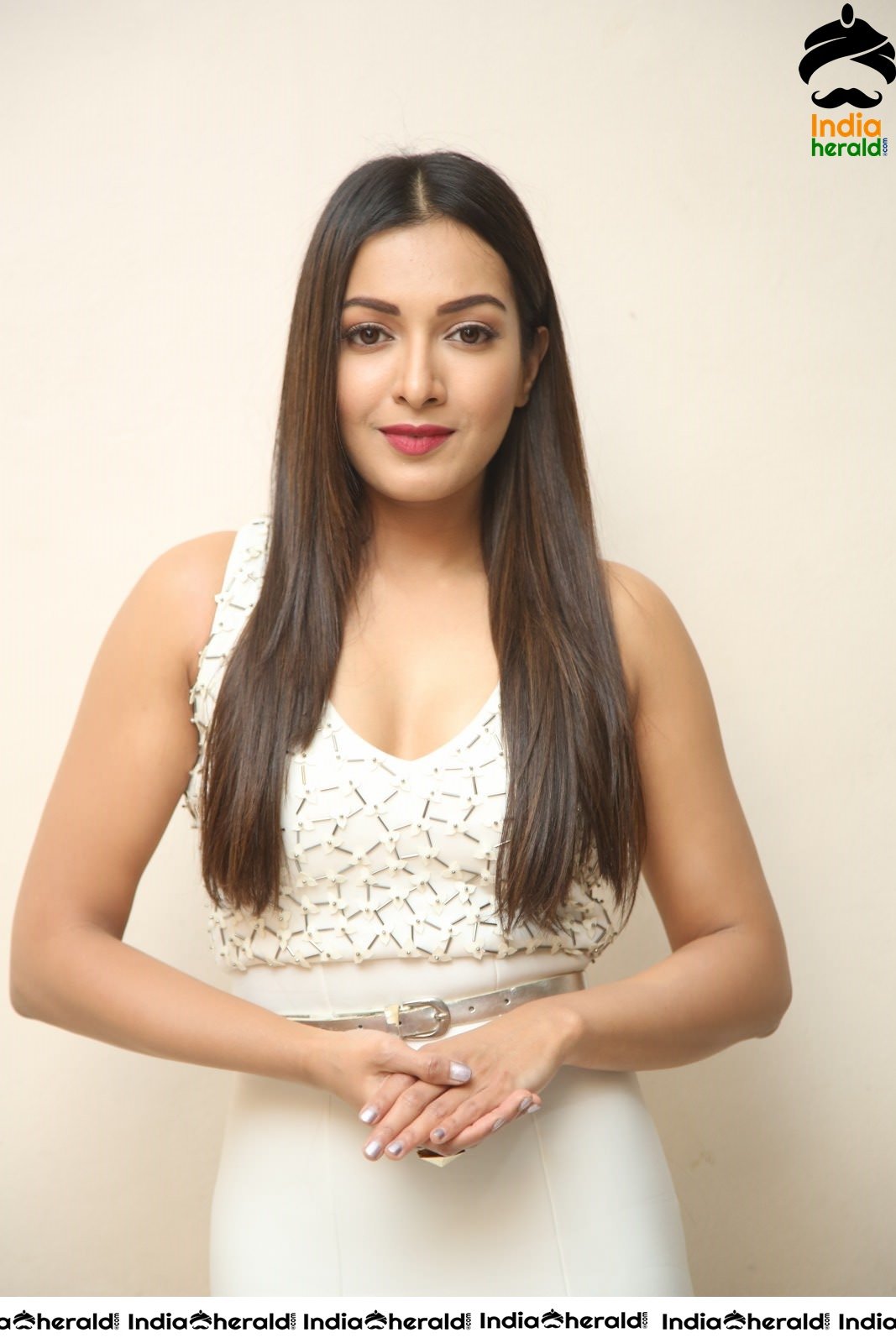 Catherine Tresa Looking Tempting Hot in White at Press meet of Vadaladu Set 2