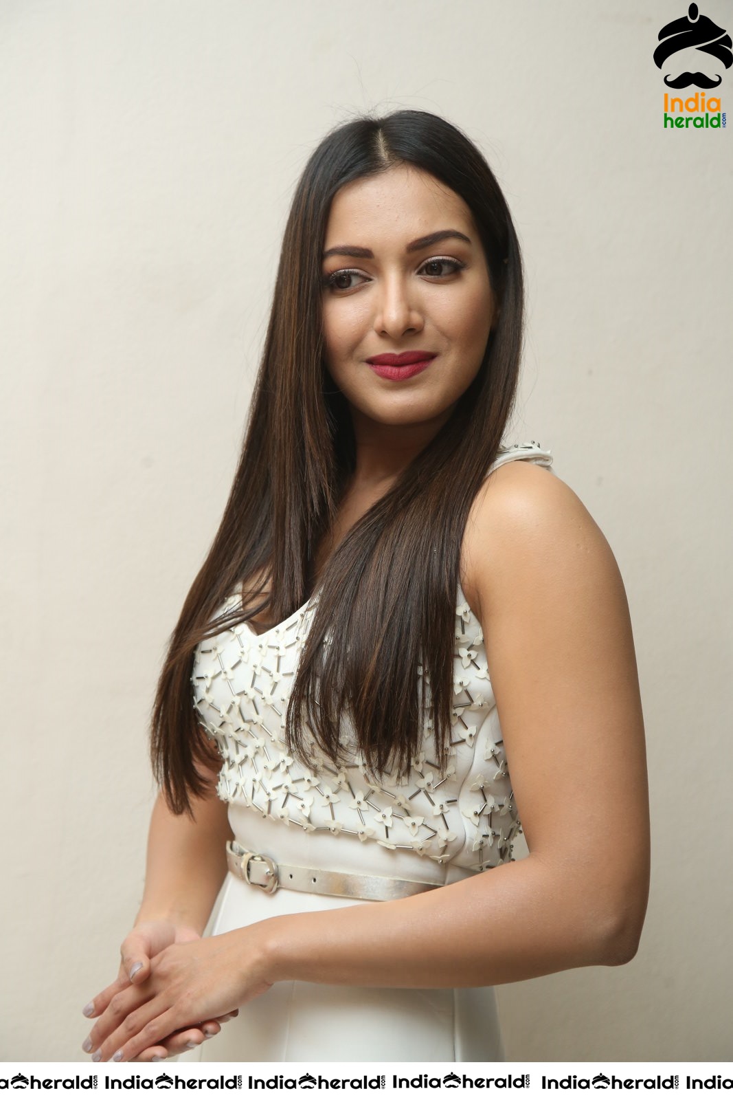 Catherine Tresa Looking Tempting Hot in White at Press meet of Vadaladu Set 5