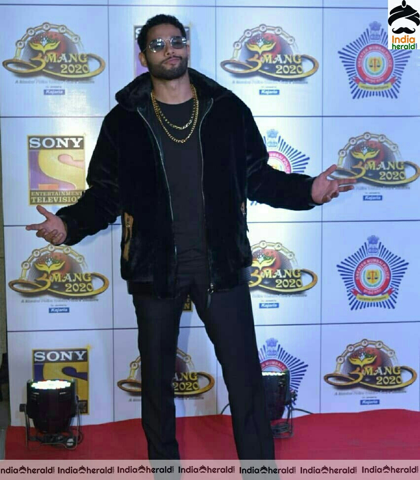 Celebs At Umang 2020 The Red Carpet Of Mumbai Police Show Set 1