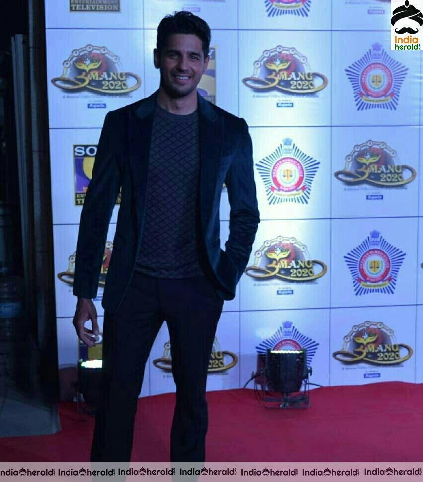 Celebs At Umang 2020 The Red Carpet Of Mumbai Police Show Set 5