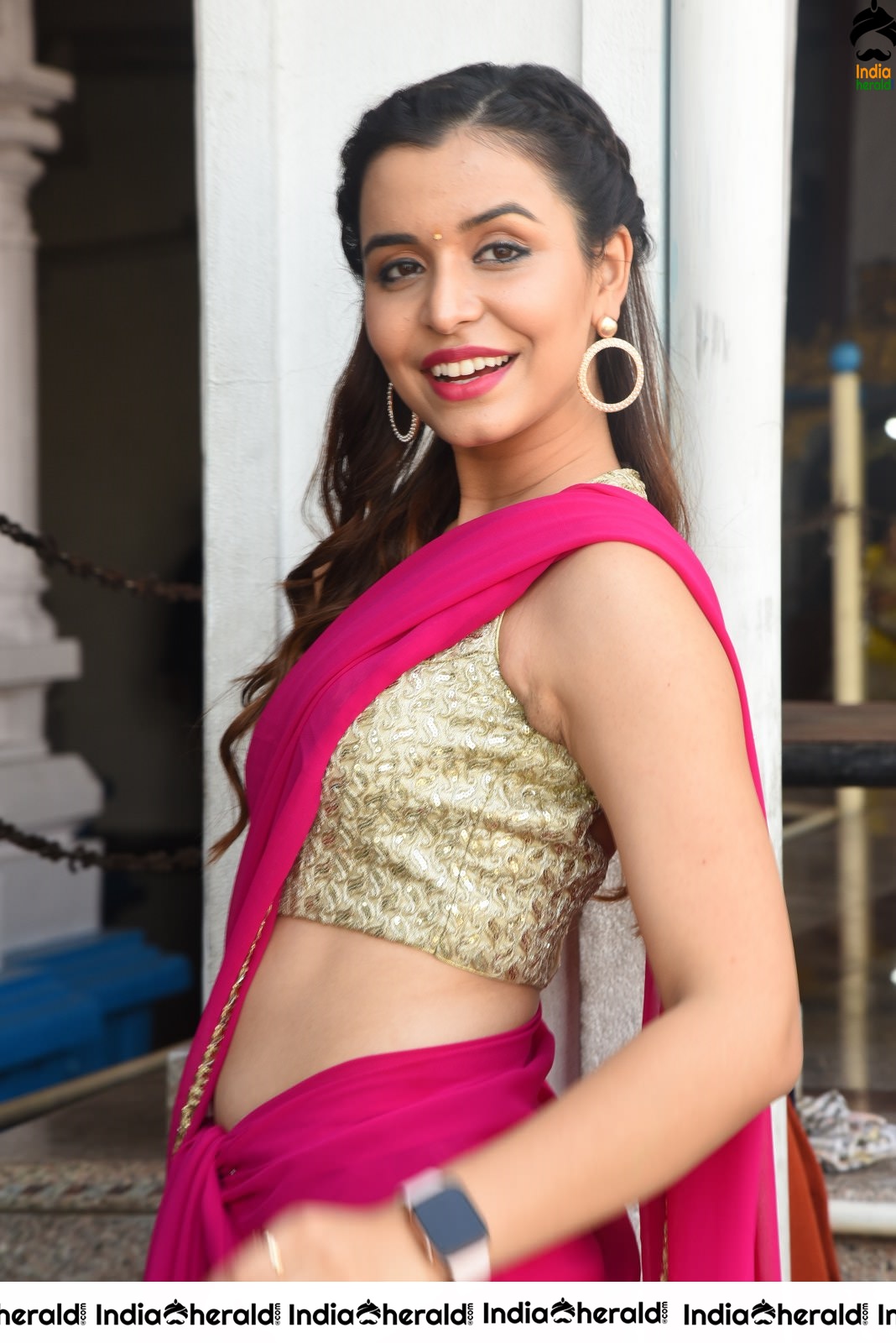 Chritranshi Dhyani Hot Hip Show in Pink Saree Set 1