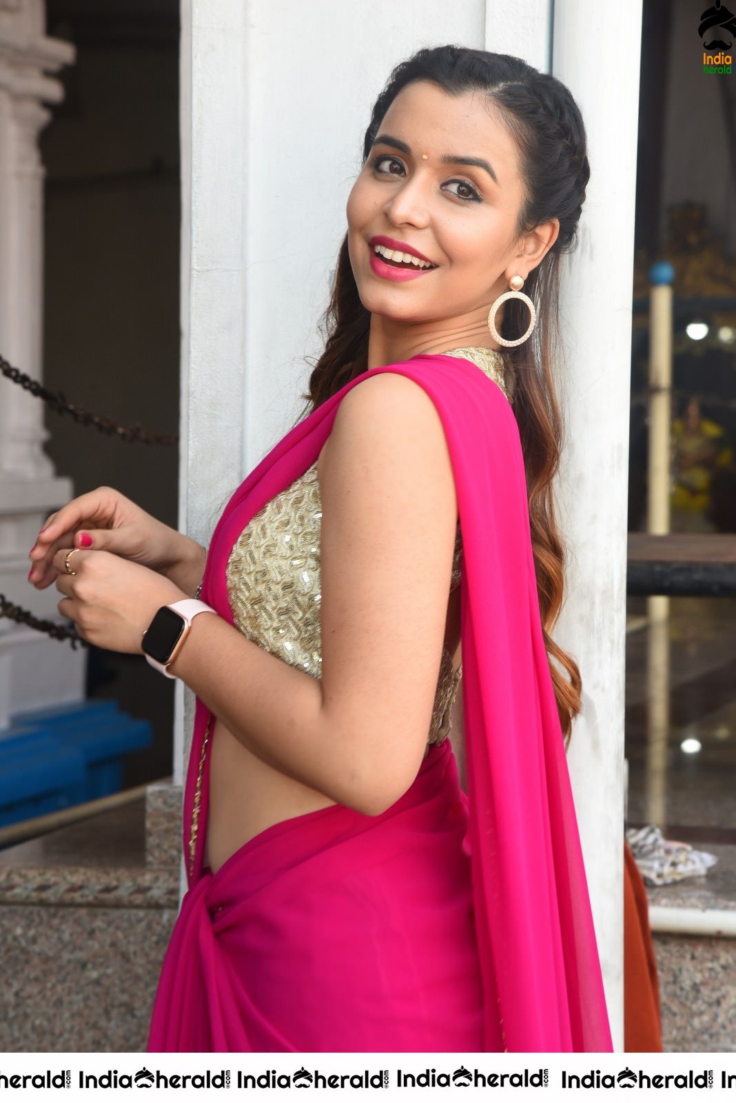 Chritranshi Dhyani Hot Hip Show in Pink Saree Set 1
