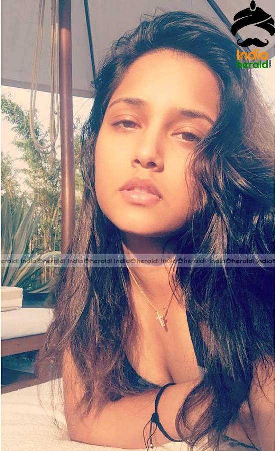 Cricket Player Dinesh Karthik Wife Hot Photos Set 1