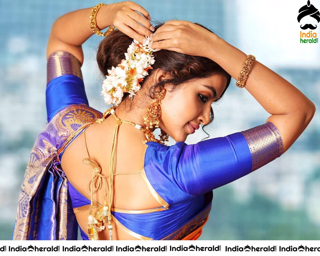 Curly Haired Mallu Beauty Anupama Parameswaran Cute and Hot Photos Set 2