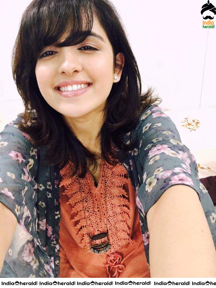 Cute Adorable and Hot Photos Collection of Shirley Set 1