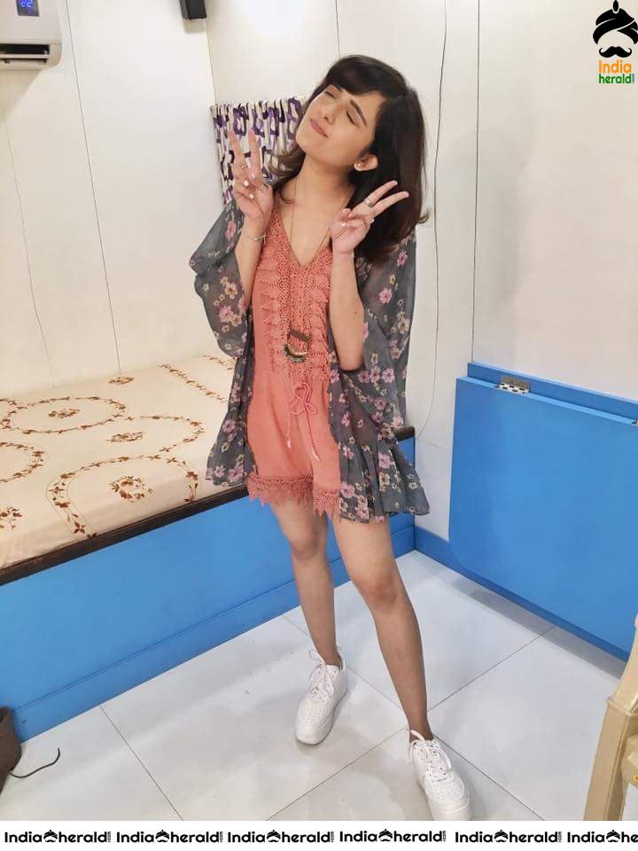 Cute Adorable and Hot Photos Collection of Shirley Set 1