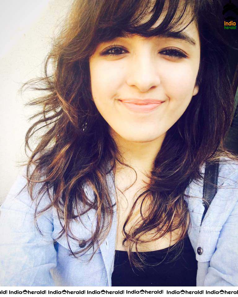 Cute Adorable and Hot Photos Collection of Shirley Set 1