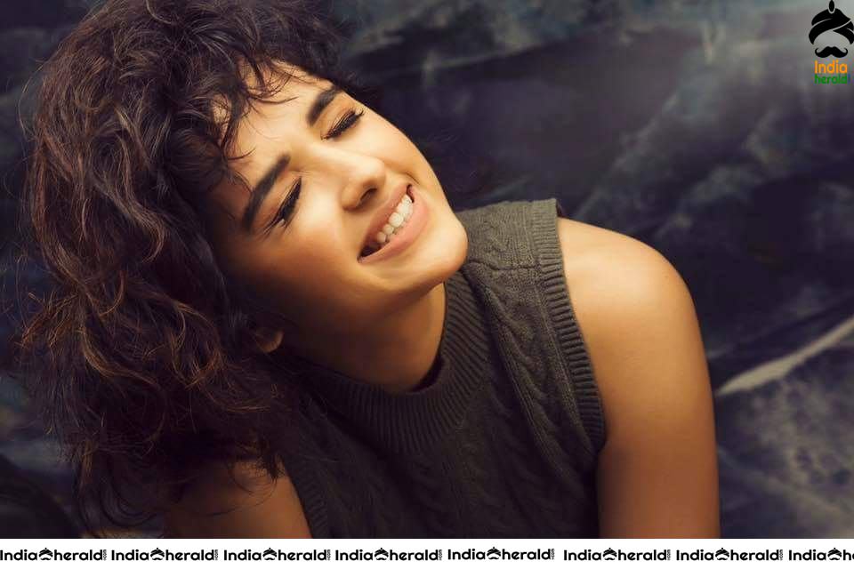 Cute Adorable and Hot Photos Collection of Shirley Set 2