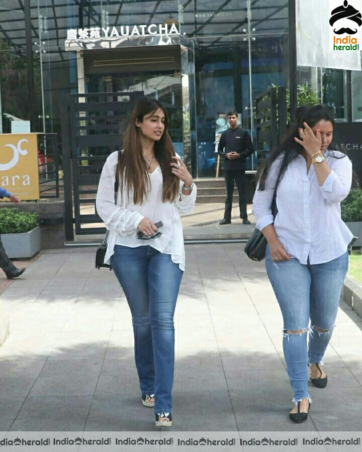 Cute Ileana Spotted Outside At Bandra