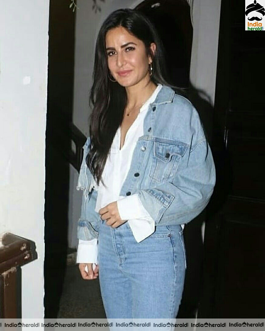 Cute Katrina kaif Spotted Outside Bandra