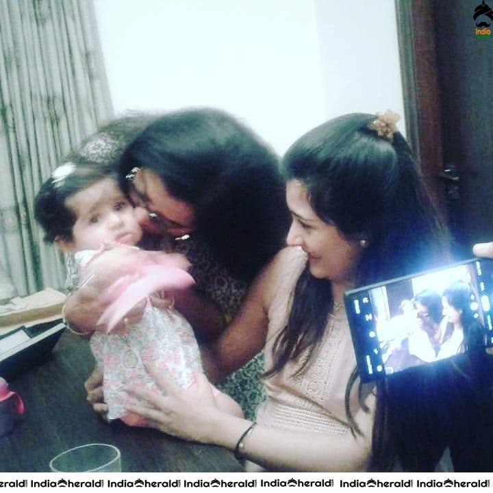 Cutest Unseen Rare Photos of Yash and Radhika Pandit with their daughter Set 2