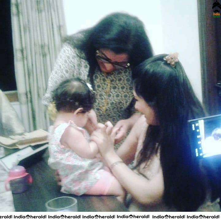 Cutest Unseen Rare Photos of Yash and Radhika Pandit with their daughter Set 2