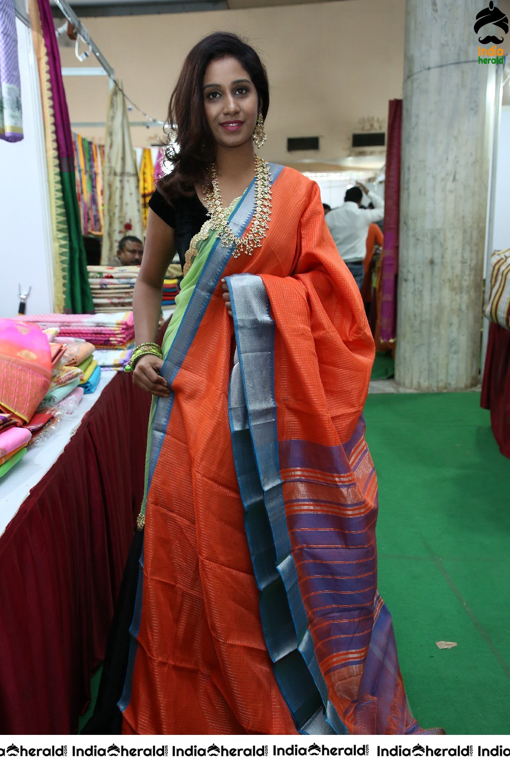 Dakkshi Guttikonda inaugurated Silk of India Expo at Sri Satya Sai Nigamagamam