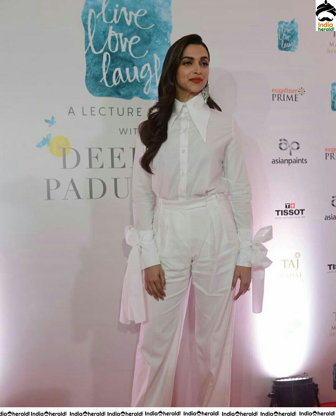 Deepika Looking White As An Angel