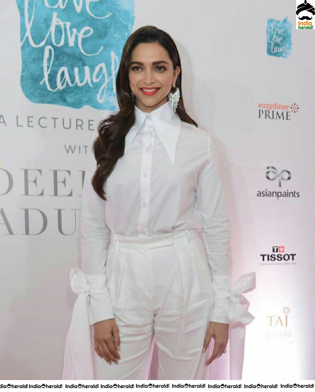 Deepika Looking White As An Angel