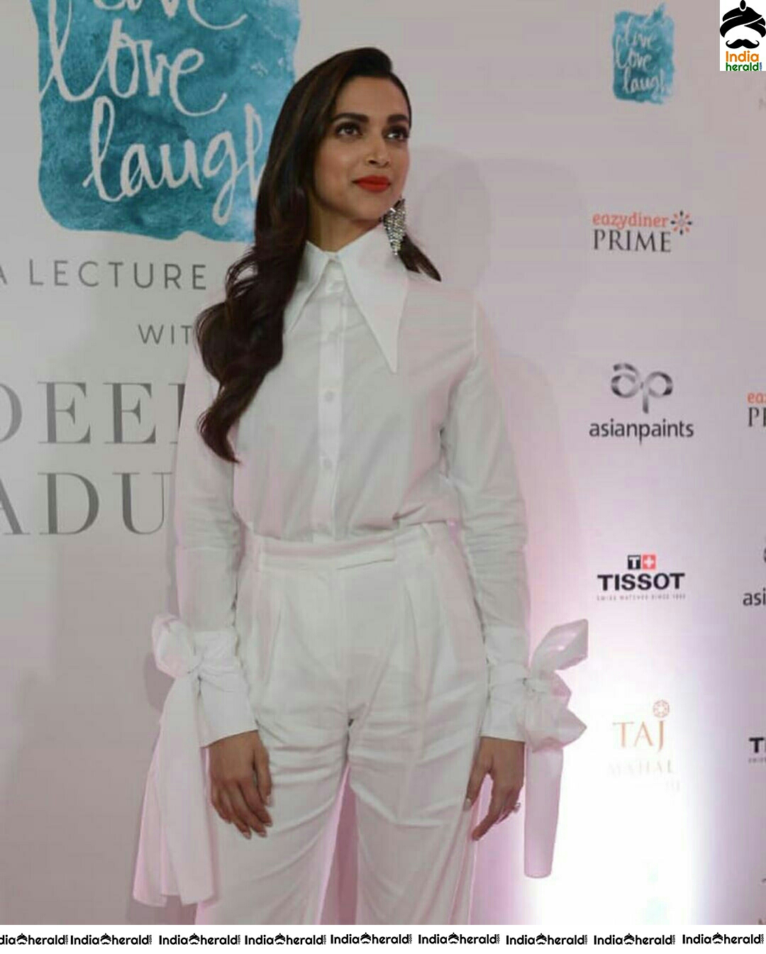 Deepika Looking White As An Angel