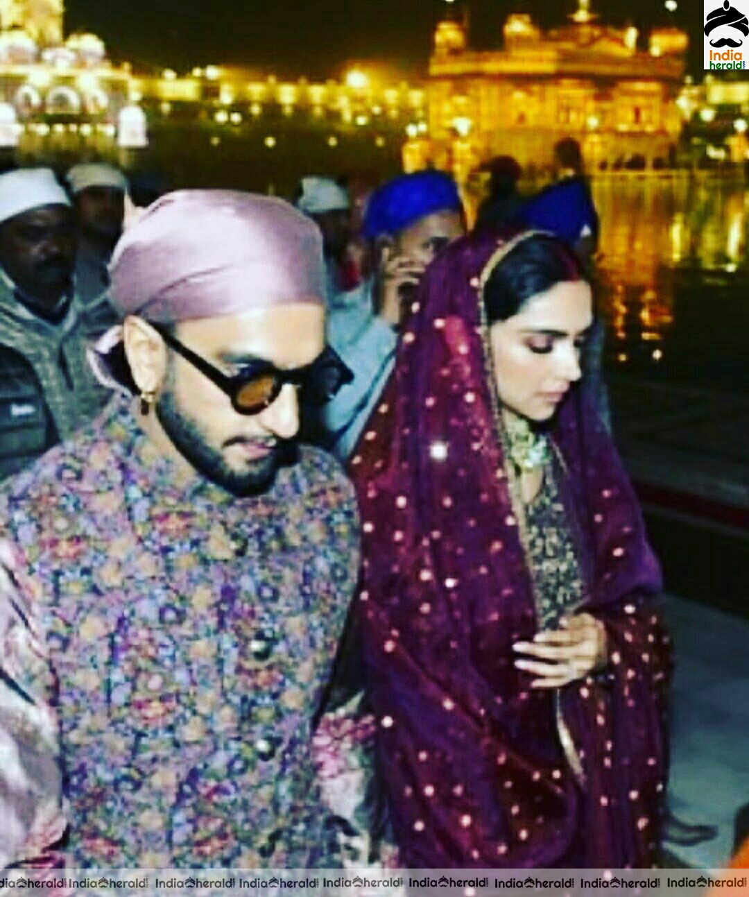 Deepika Padukone And Ranveer Singh Seek Blessings At The Golden Temple On Their 1st Marriage Anniversary Set 2