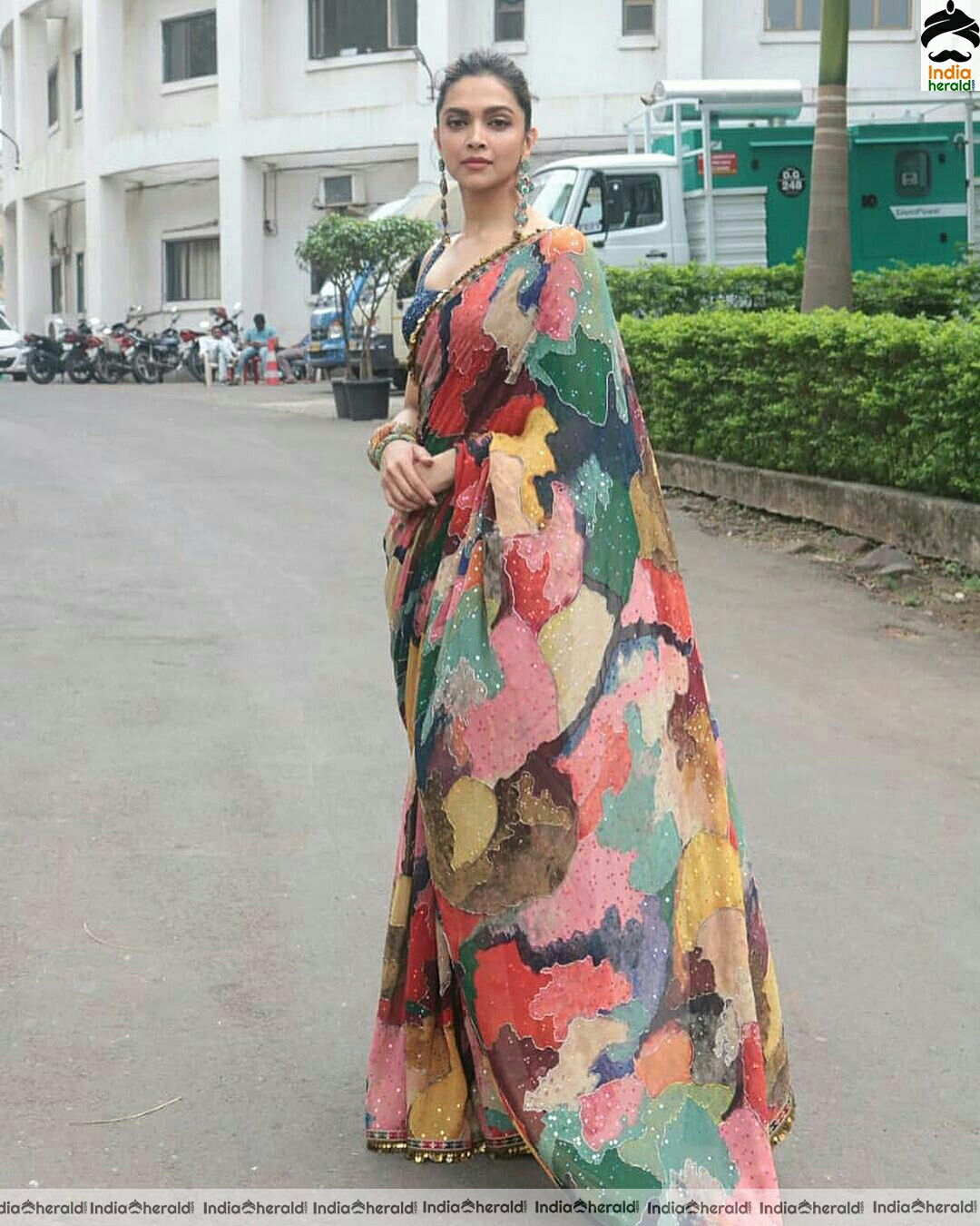 Deepika padukone Hot In multi colour Saree