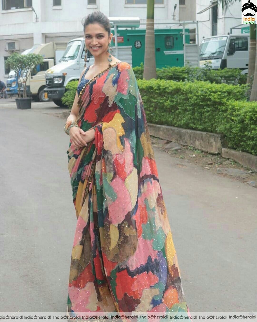 Deepika padukone Hot In multi colour Saree