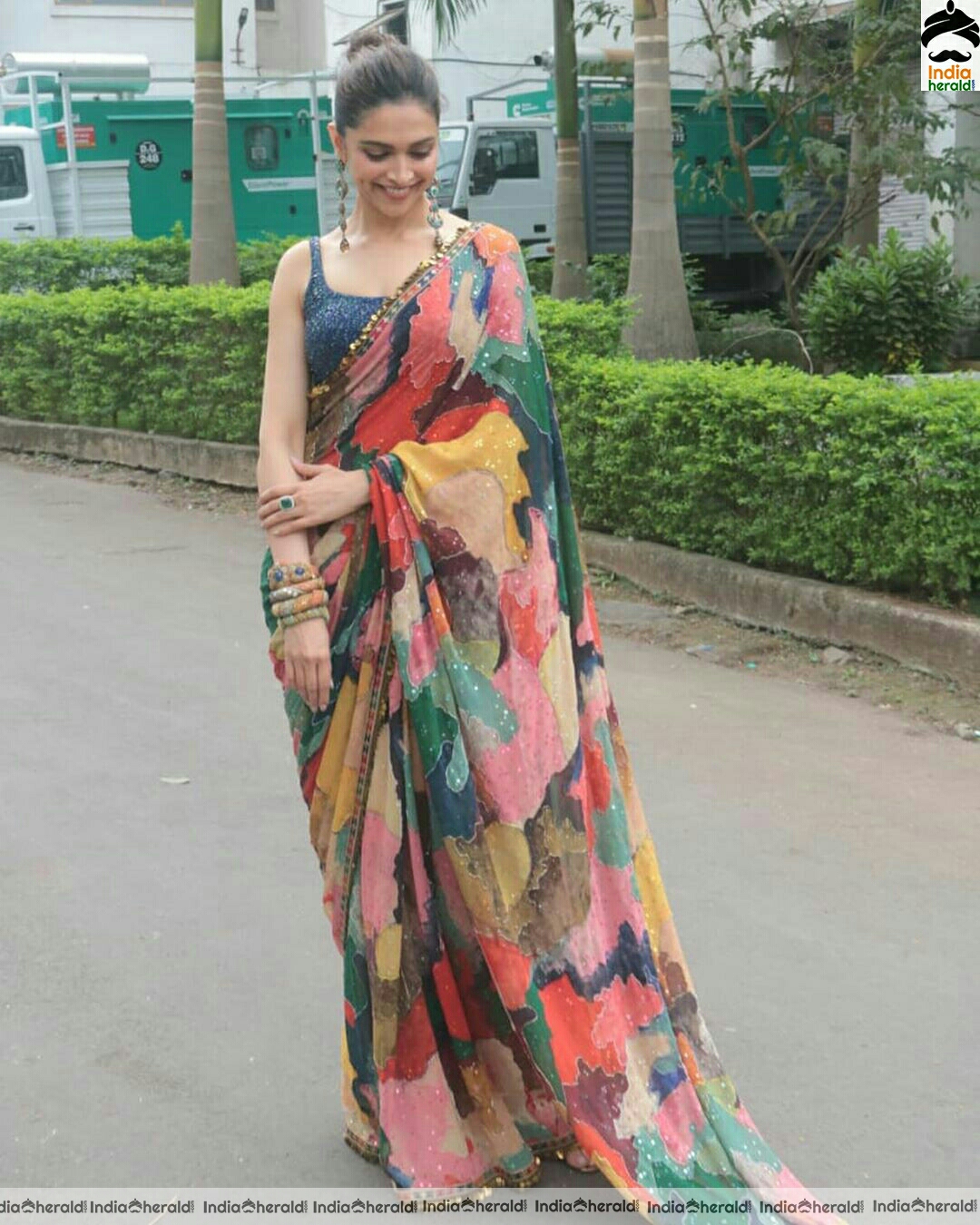 Deepika padukone Hot In multi colour Saree
