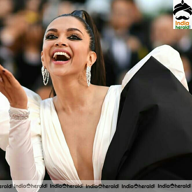 Deepika padukone In Black And White Dress At Cannes 2019