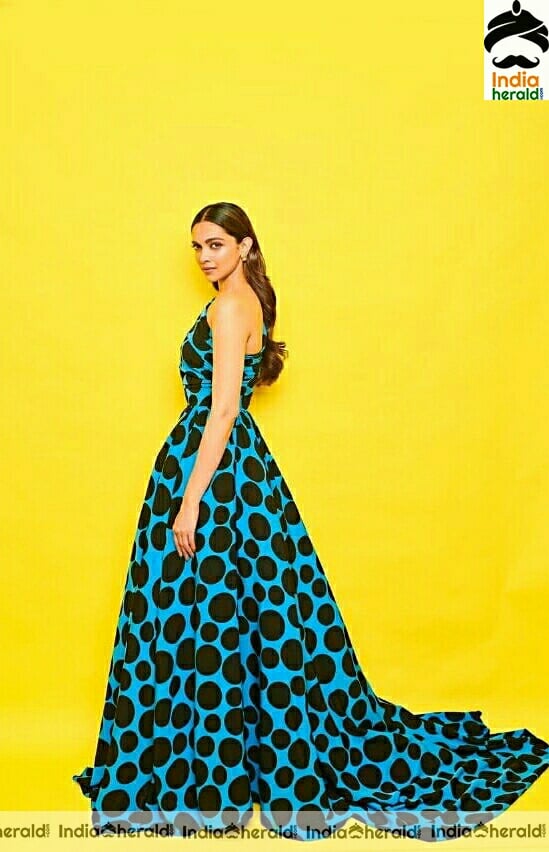 Deepika Padukone looking alluring in Blue Dotted frock