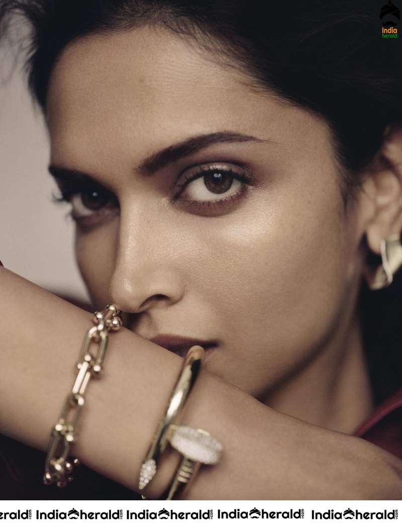 Deepika Padukone Recent Mesmerizing Photoshoot Clicks