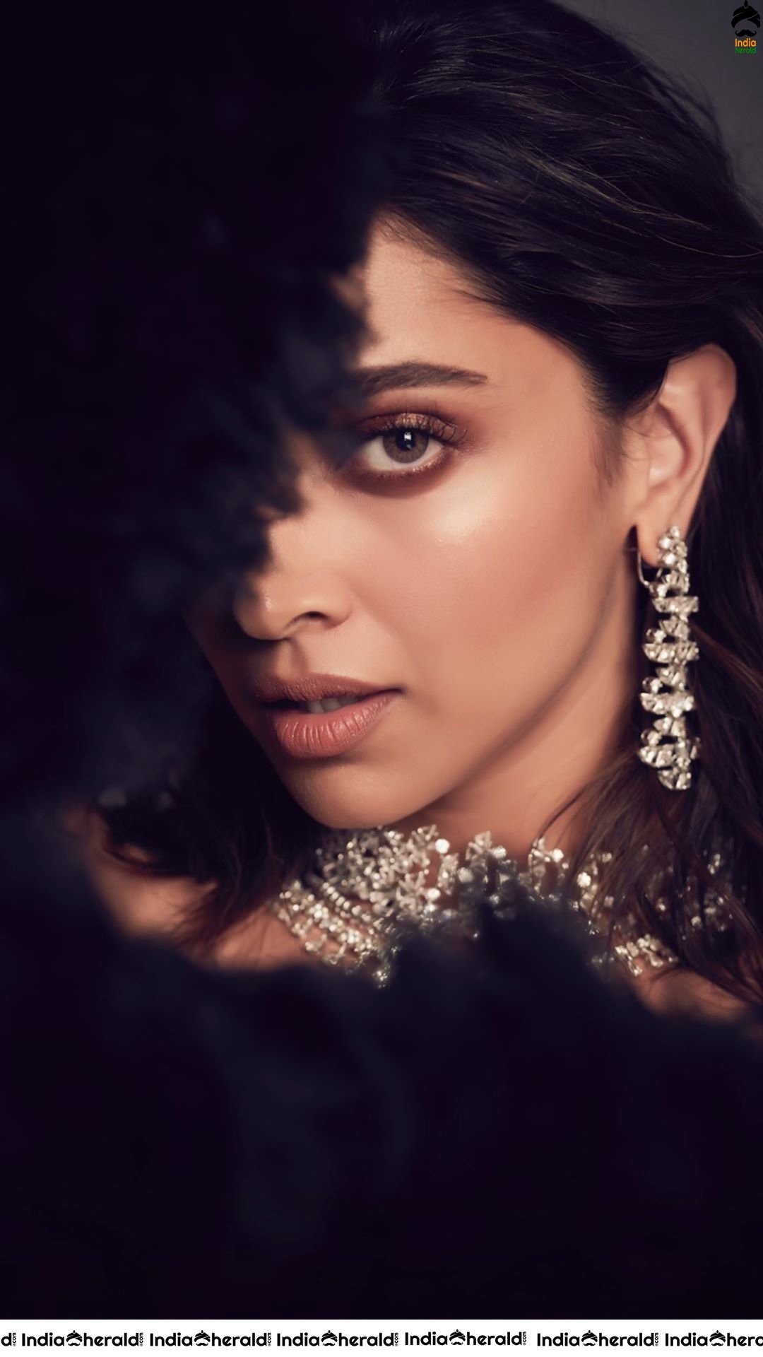 Deepika Padukone Recent Mesmerizing Photoshoot Clicks