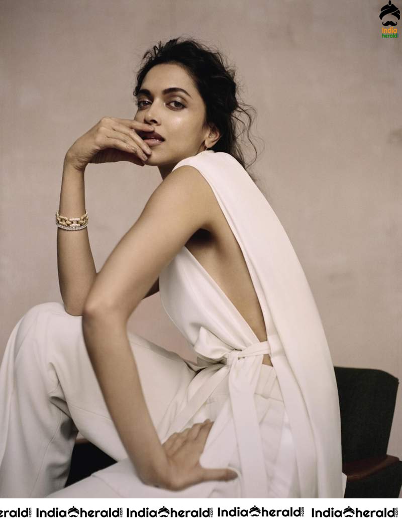 Deepika Padukone Recent Mesmerizing Photoshoot Clicks