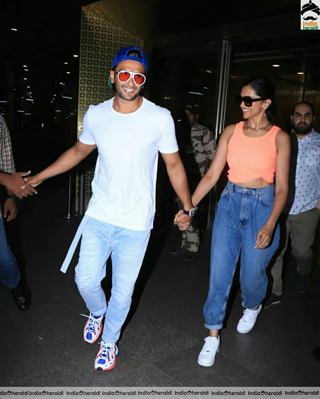 Deepika Padukone Spotted At Mumbai Airport Stills